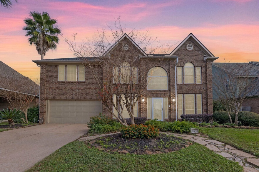 Building Photo - 1905 Navajo Dr