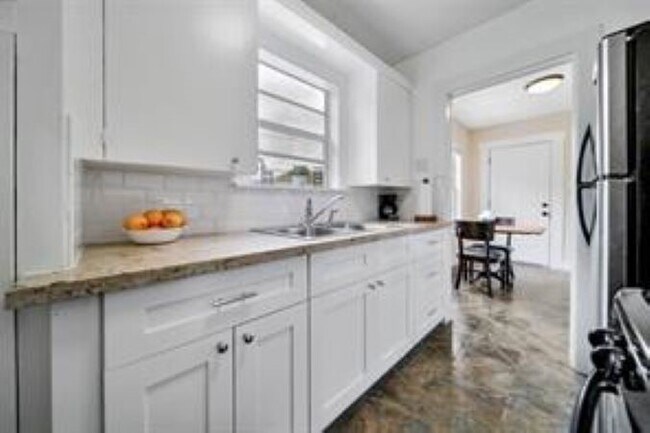 Building Photo - 4821 Rusk St