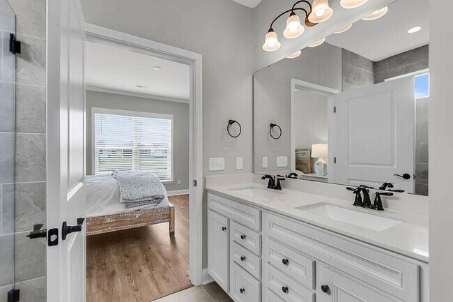 Building Photo - 214 Garden Gate Wy