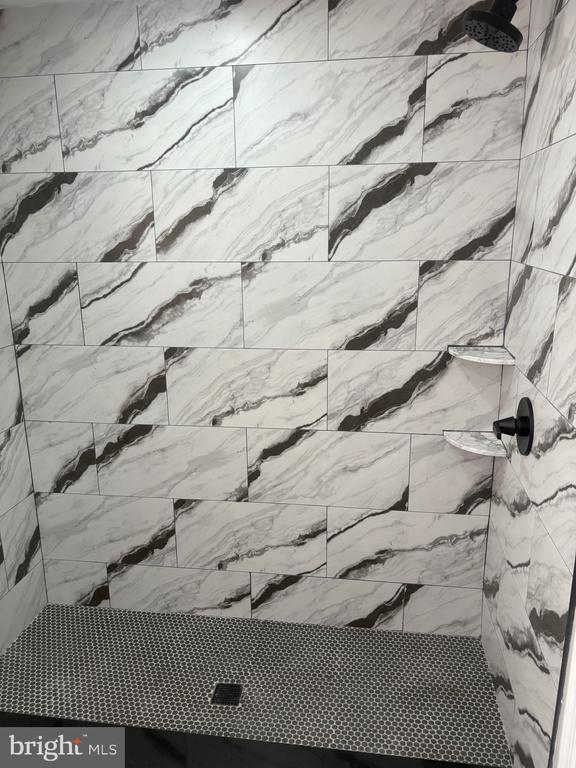 Building Photo - 220 N 9th St