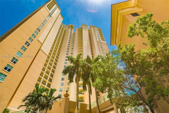 Building Photo - 3340 NE 190th St