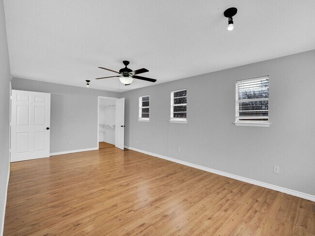 Building Photo - 1802 N Wilhite St