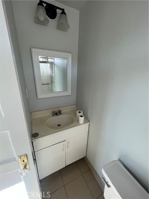 Building Photo - 2008 S Halladay St