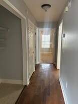 Building Photo - 104 Camellia Ct