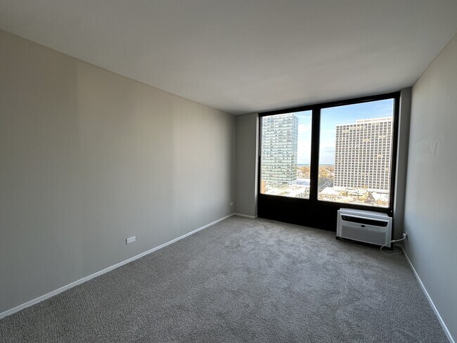 Building Photo - 4334 N Hazel St