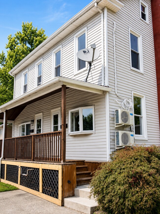Building Photo - 412 Allen St