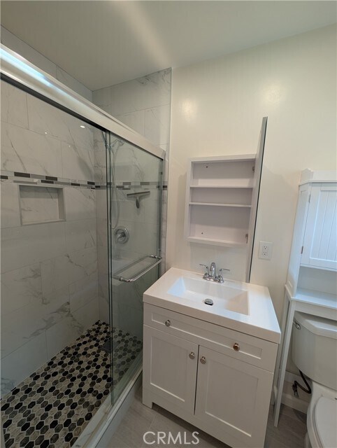 Building Photo - 1108 E Altadena Dr