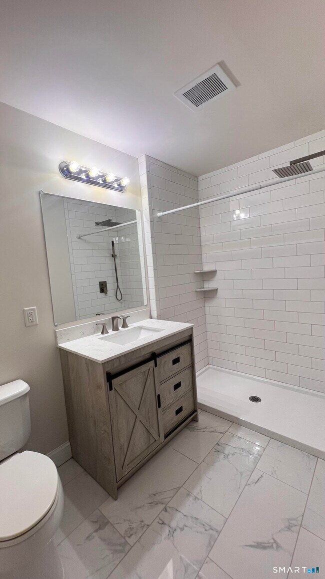 Building Photo - 26 School House Dr