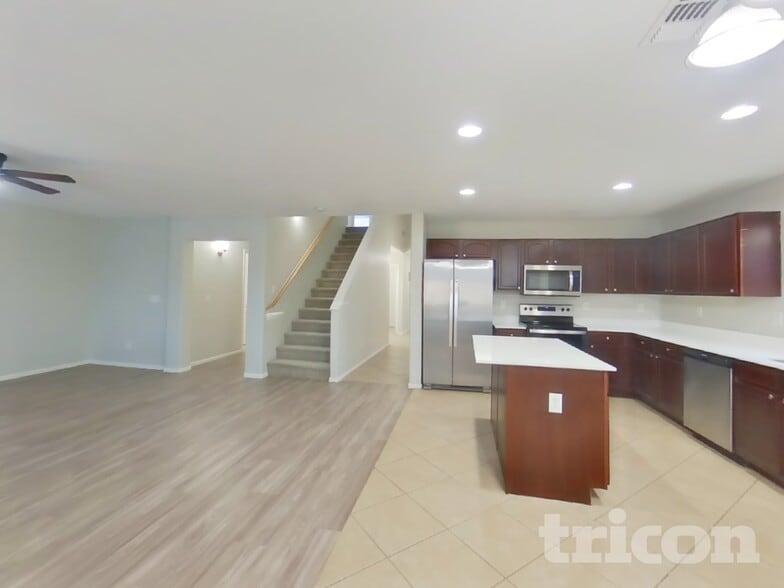 Building Photo - 40081 W Hayden Dr