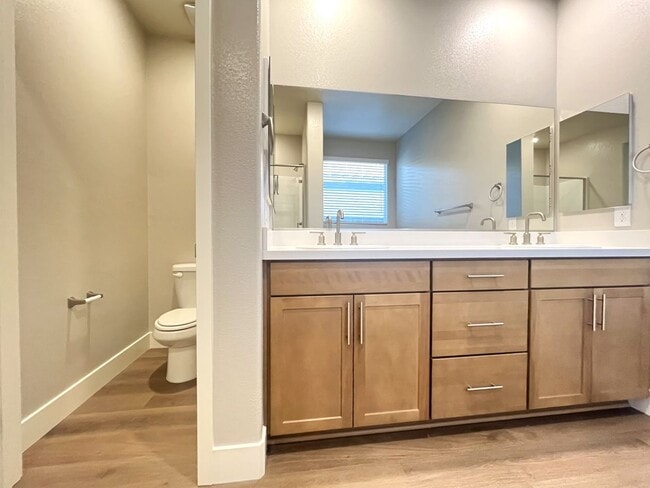 Building Photo - *** MOVE-IN SPECIAL*** BRAND NEW 4 bedroom with In-law suit 3 bath home located in Henderson, NV!