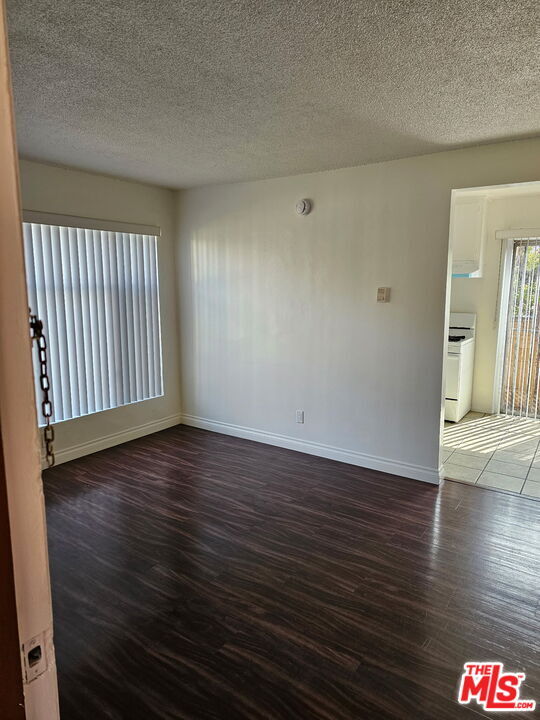 Building Photo - 1855 S Victoria Ave