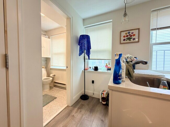 Building Photo - 46 Melrose St