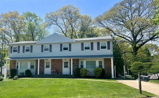 Primary Photo - 2 Sundale Ct