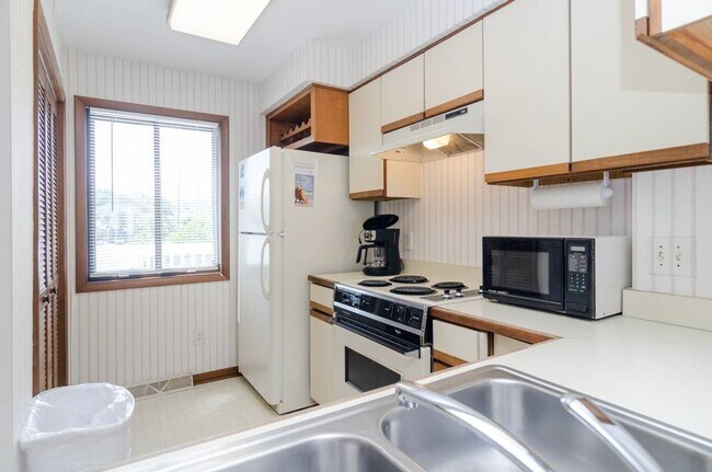 Building Photo - 1705 Sand Dollar Ct