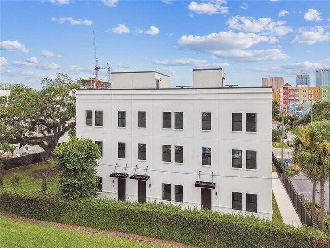 Building Photo - 1218 E Kay St