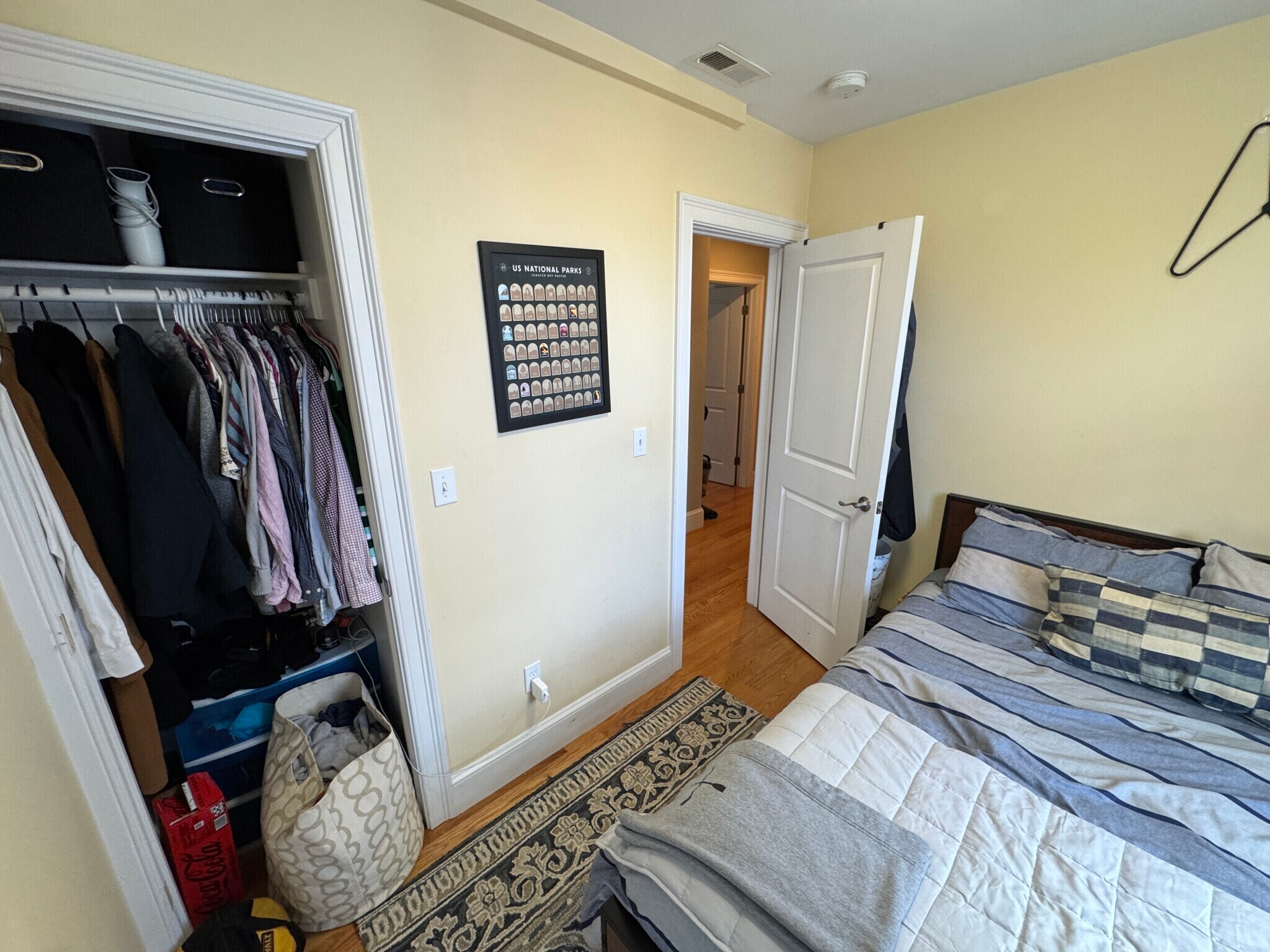 Building Photo - 183 River St