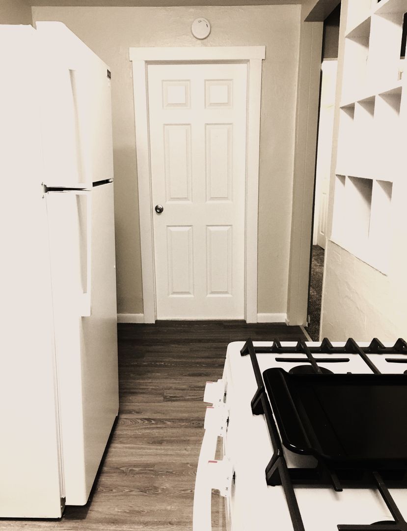 Building Photo - 605 21st St