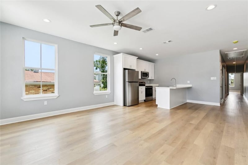 Building Photo - 1222 St Denis St