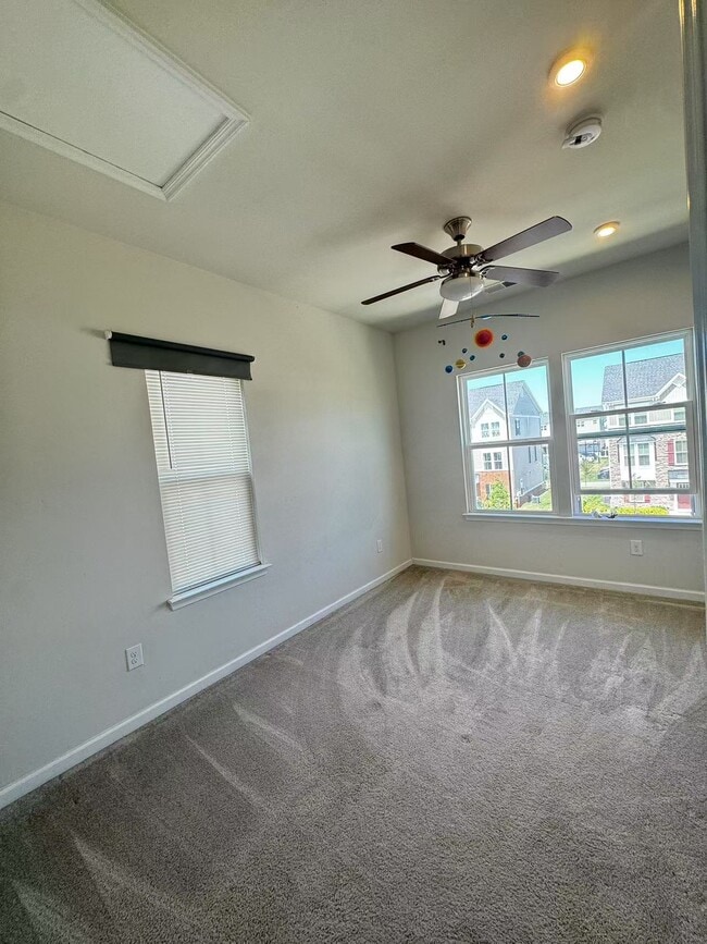 Building Photo - 510 Holywell Dr