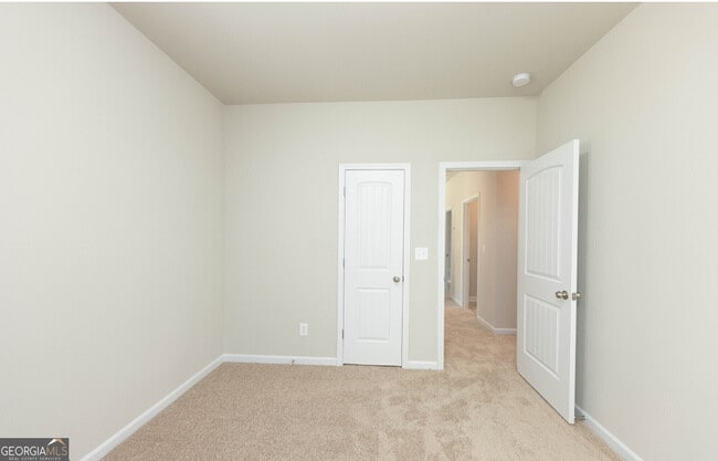 Building Photo - 151 Cherokee Rose Dr