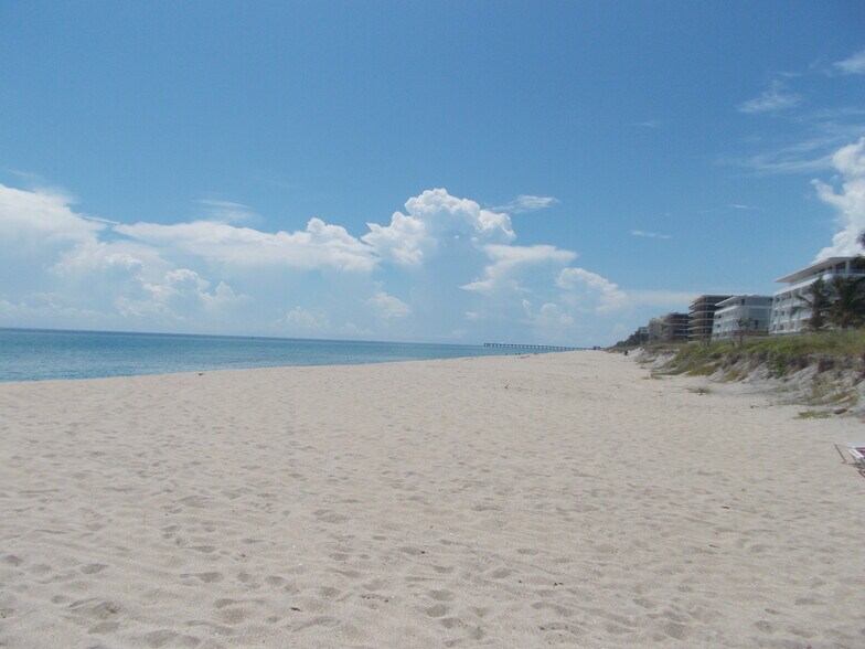 Building Photo - 2565 S Ocean Blvd