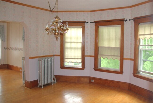 Building Photo - 14 Reed St