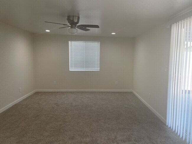 Building Photo - REUDUCED PRICE - Fully Remodeled in Arcadi...