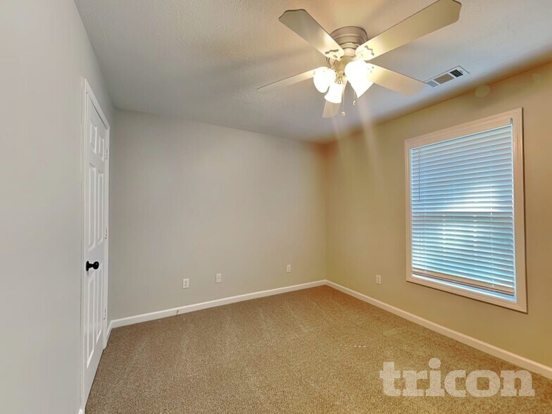 Building Photo - 45 Pebble Creek Dr