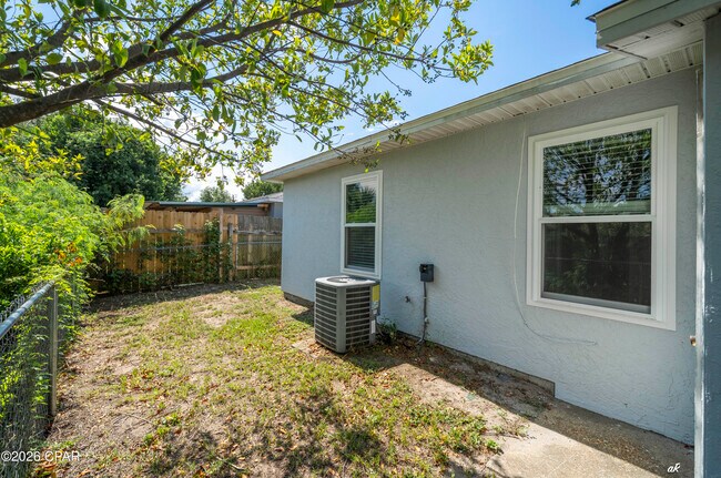 Building Photo - 3712 Burnham Way