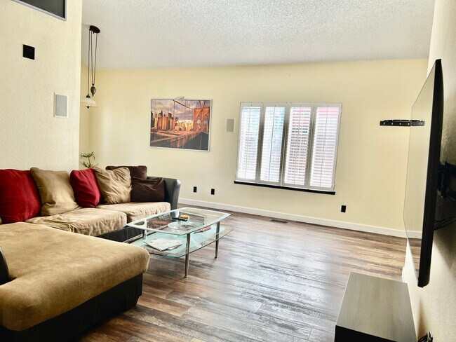 Building Photo - 3403 Ridgecrest Dr