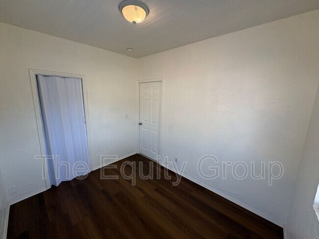 Building Photo - 326 S L St