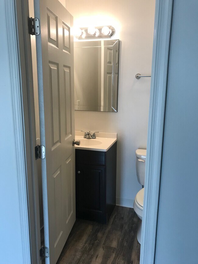 Bathroom - 2106 E Chelten Ave