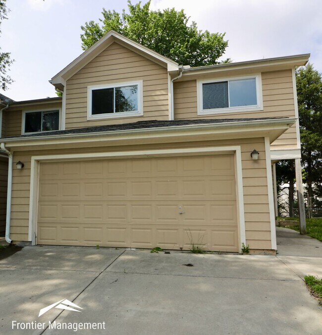 Primary Photo - 906-908 Kramer