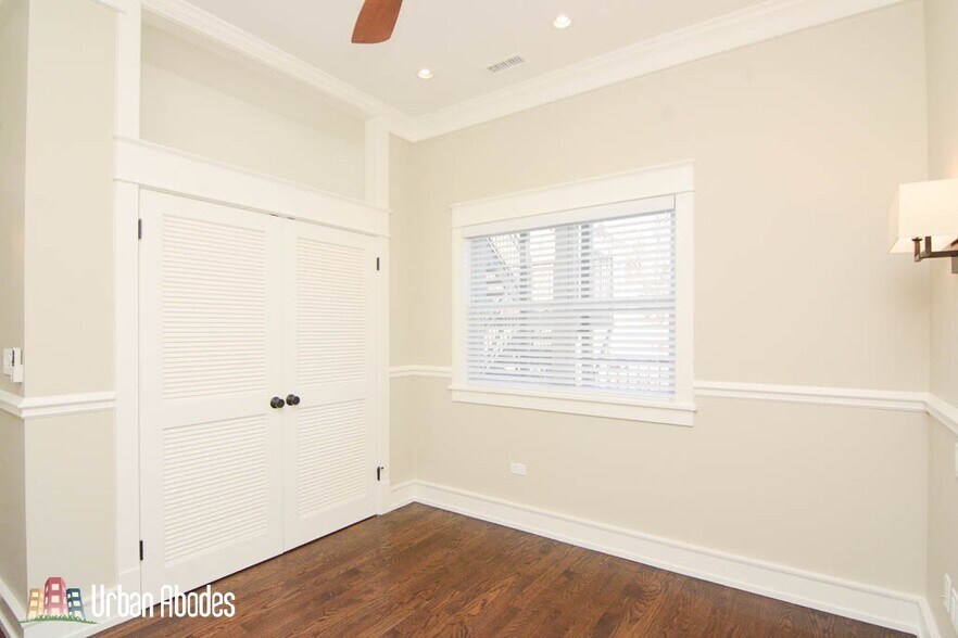 Building Photo - 3455 N Hoyne Ave