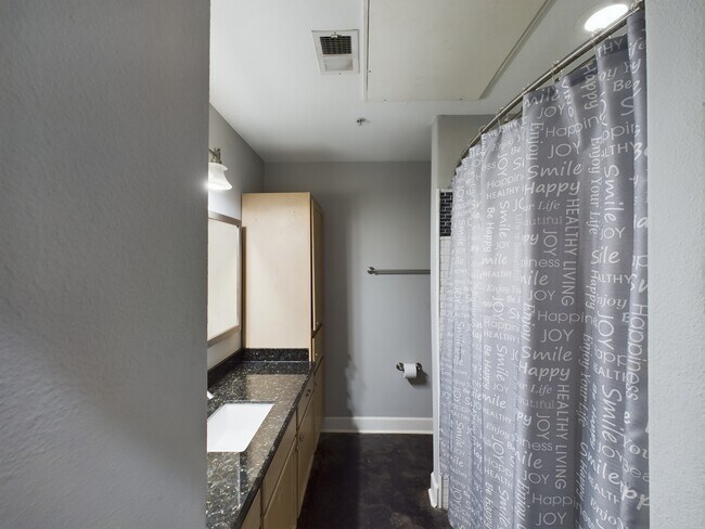 Building Photo - 1602 Elgin St