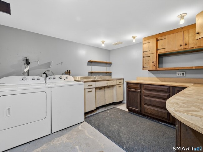 Building Photo - 87 McVeagh Rd