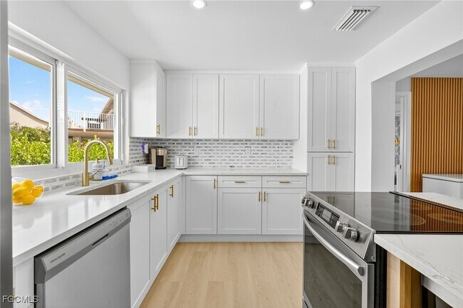 Building Photo - 1377 Sand Castle Rd