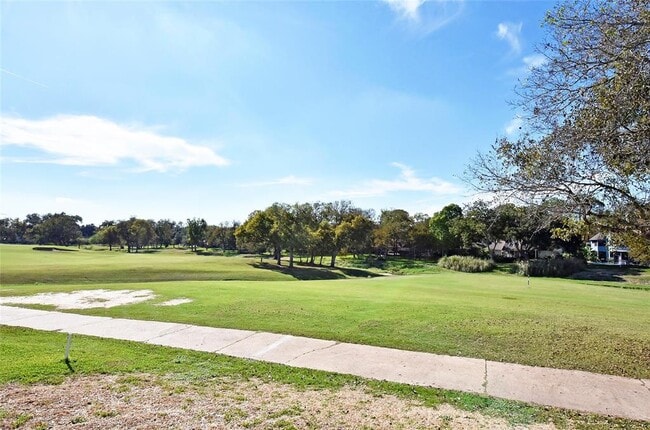 Building Photo - 2802 S Doral Dr
