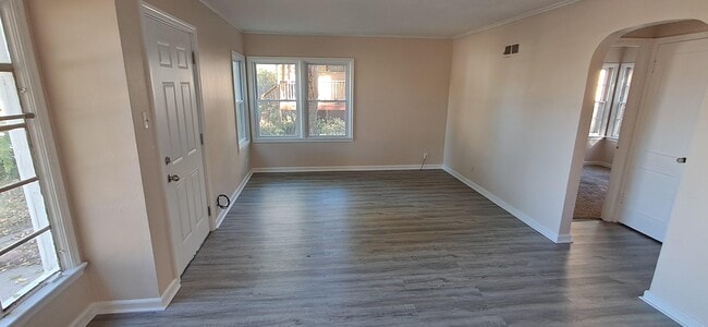 Building Photo - 1819 S 24th St