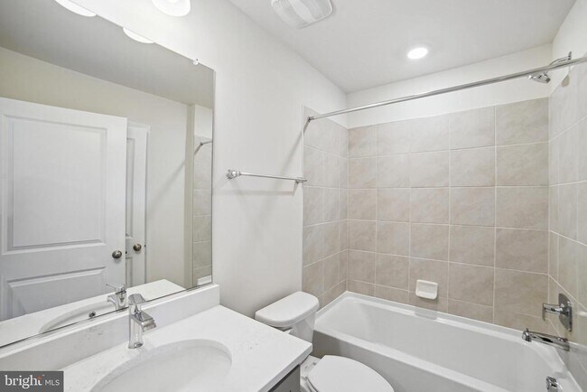 Building Photo - 738 Compass Wy