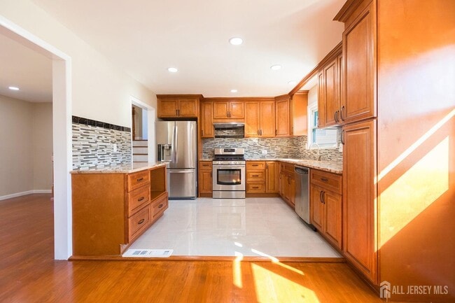 Building Photo - 24 Rieder Rd
