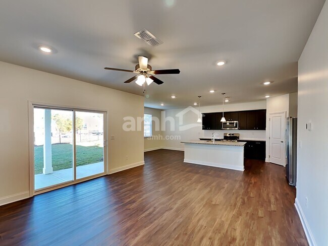 Building Photo - 909 Headland Wy