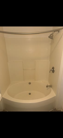Tub - 1046 Madison Ave