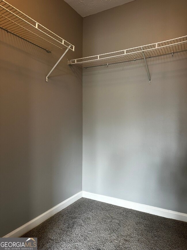 Building Photo - 9302 Fairington Ridge Cir