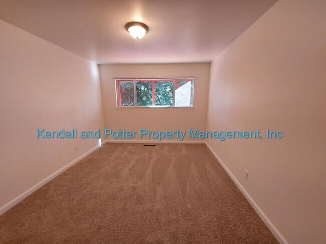 Building Photo - Spacious 4 Bedroom House In Beautiful Aptos!