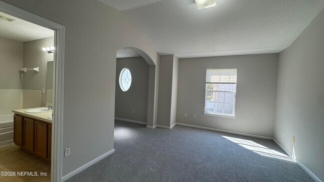 Building Photo - 5260 Collins Rd