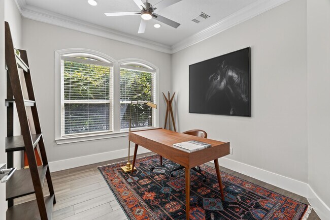 Building Photo - 110 S Veilwood Cir