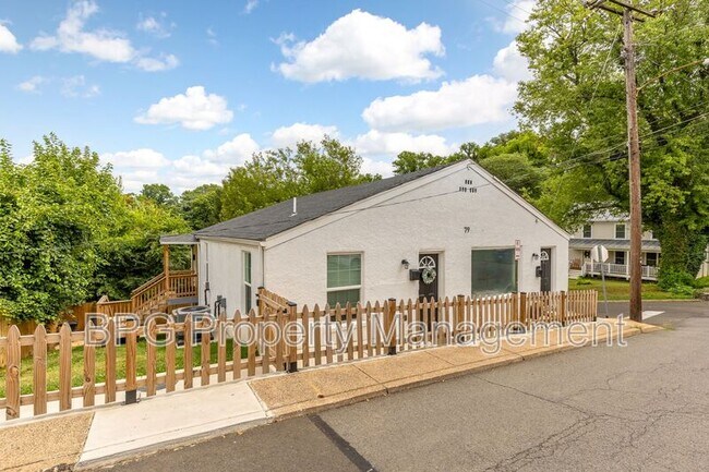 Building Photo - 79 Horner St