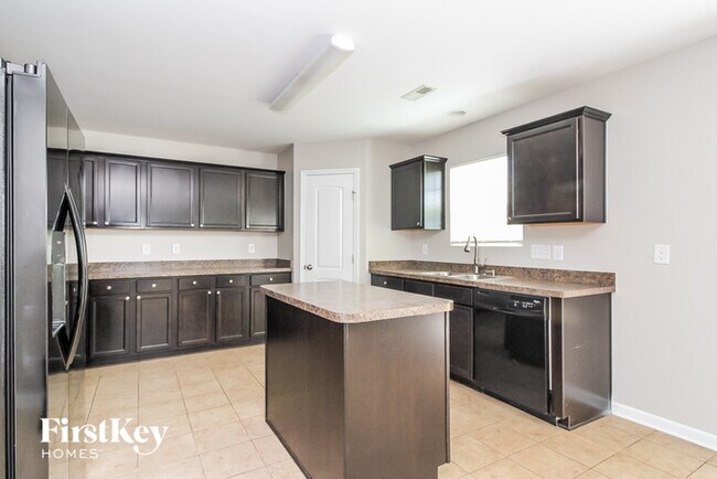 Building Photo - 475 Summergate Dr
