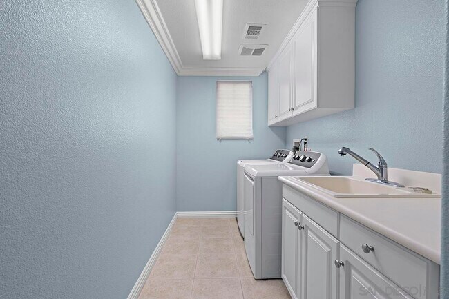 Building Photo - 13582 Hyacinth Hills Way